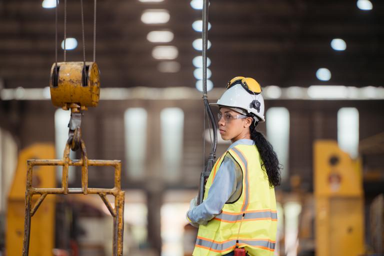 Women in Construction: Challenges, Solutions, and the Path Forward