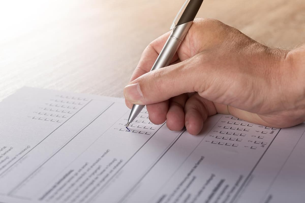 How to Build Custom HR Compliance Reports in Your LMS